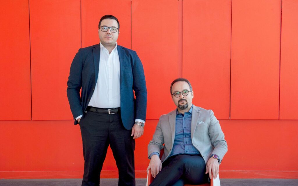 ایثار و مصطفی قمری