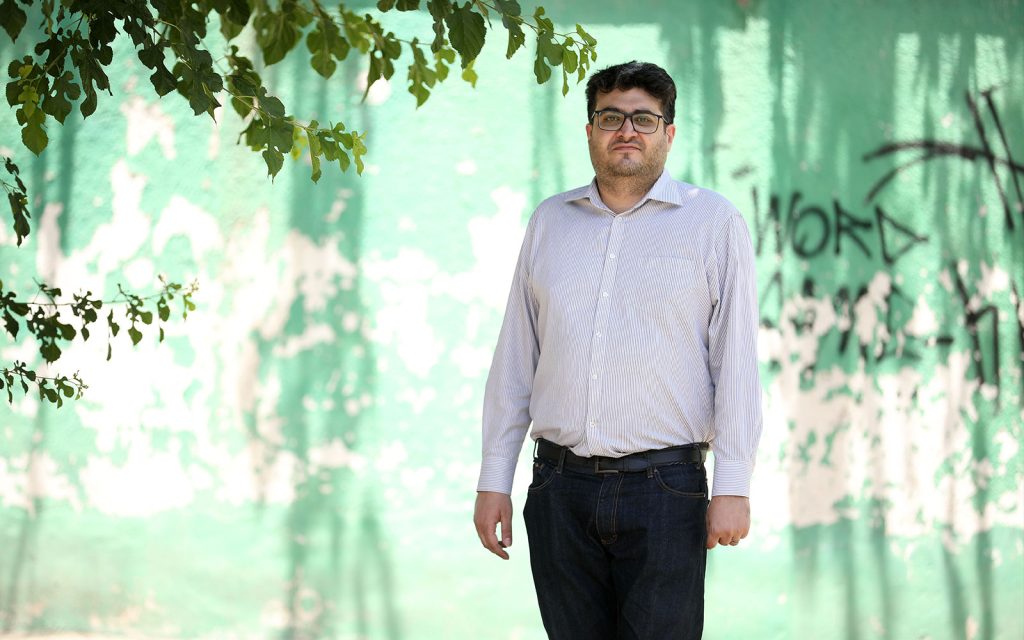 مقایسه کاوه مشتاق از ان‌اف‌تی برای پول‌شویی با سایر روش‌ها / بانک‌های ایرانی ماهیت پول با منشاء ان‌اف‌تی را قبول ندارند